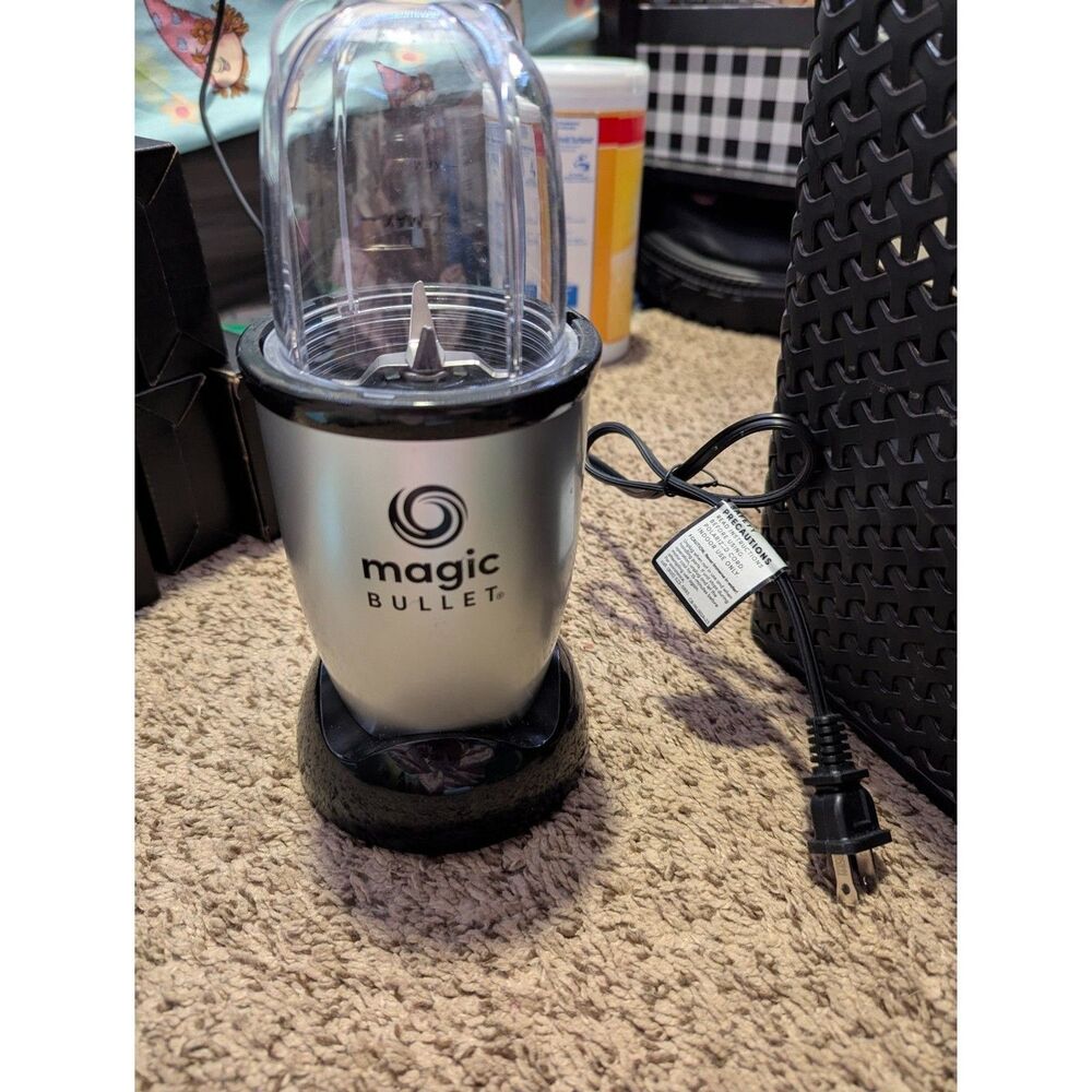 Magic Bullet Single Serve Personal Small Blender Mixer MBR-1101